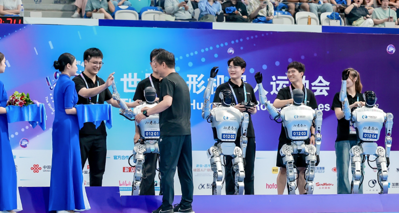 2025世界人形机器人运动会，山东优宝特交卷！