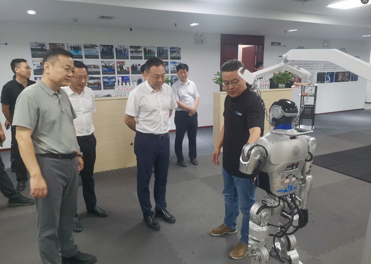 济南市副市长谢堃一行莅临优宝特调研指导工作